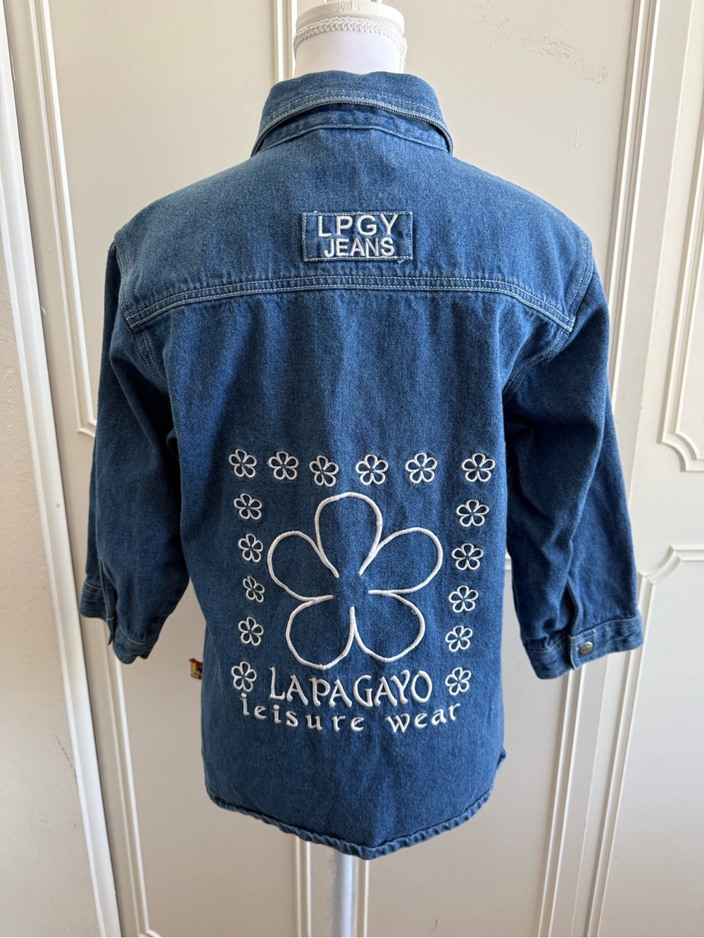 Vintage Lapagayo Holland Women's Denim Button Down Shirt with Floral Embroidery